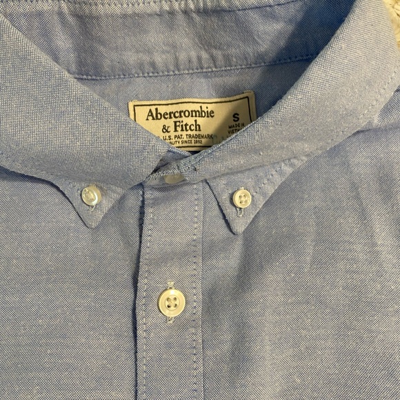 Abercrombie & Fitch Men’s Size S Light Blue Button Down Dress Shirt - Picture 2 of 3